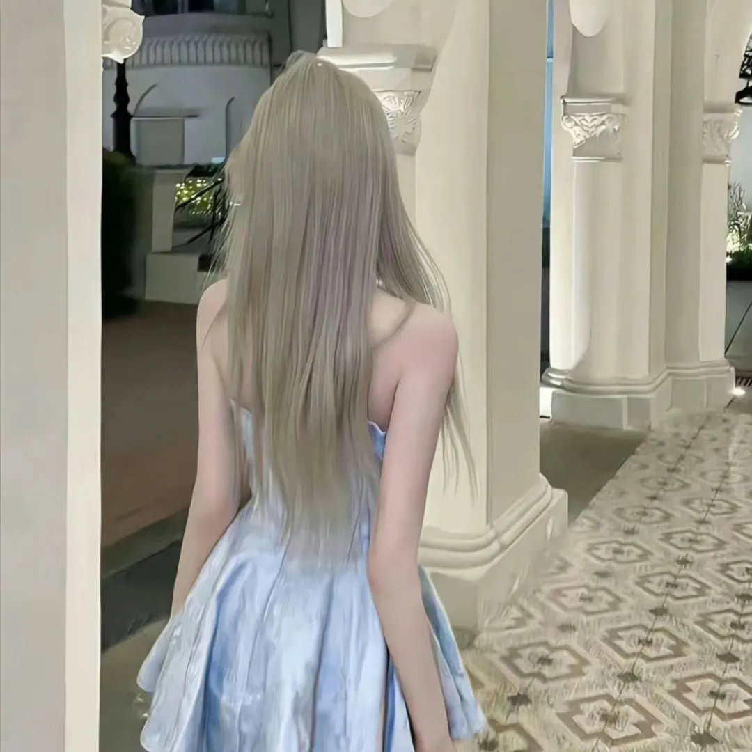 一眼秋水不见深